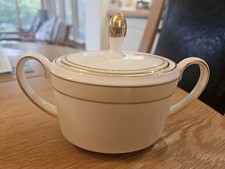 vera wang champagne duchess