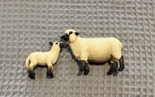 SCHLEICH SHROPSHIRE EWE & LAMB SHEEP Farm Figures 2011 Retired 13681 13682