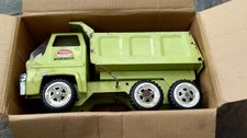 TONKA HYDRAULIC DUMP TRUCK 2585 Green in original box
