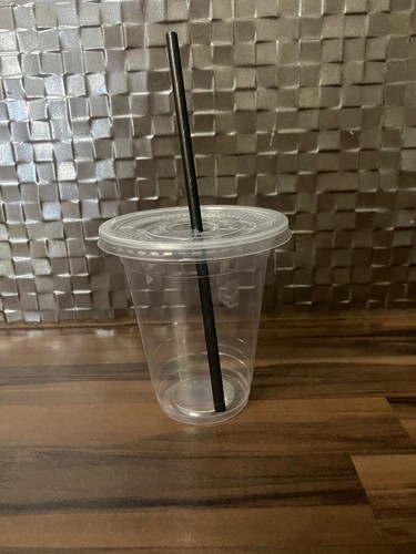 Plastic cups with lids - 10,