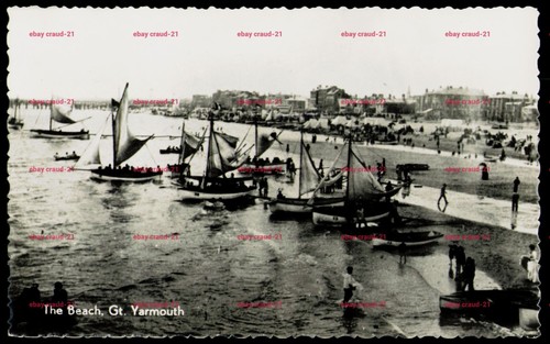 The beach yarmouth postcard - gt,