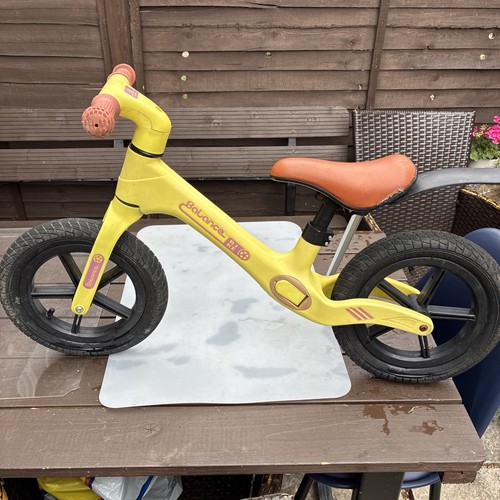 Kids yellow balance bike - balance,