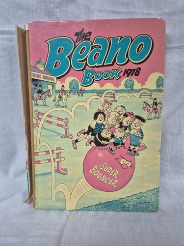The beano book - beano, d.c