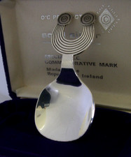 QUALITY IRISH SOLID STERLING SILVER CADDY SPOON DUBLIN 1973 CASED