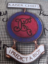 SIGNED 7" Single Kaiser Chiefs