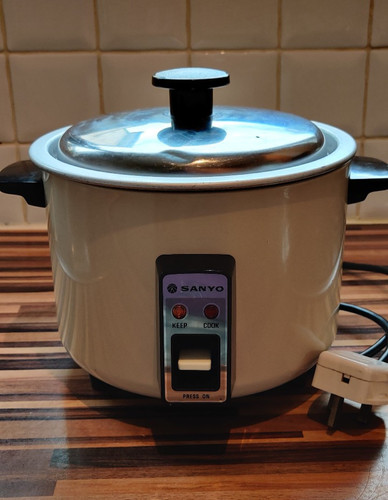 Sanyo rice cooker - rice,
