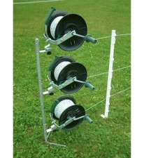 Reel Kit For Electric Fences with 3 x 1:1 Reels, Support Brackets & Steel Post