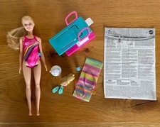 * MATTEL Barbie GHK23 Swimming Barbie Playset Diving Board Accessories VGC *