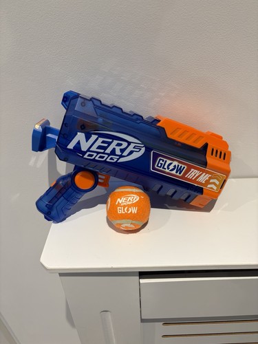 Nerf glow blaster - blaster, ball