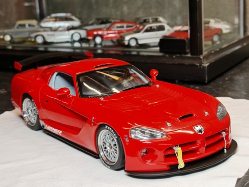Autoart dodge viper - autoart,