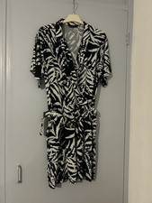 F&F Black & White Plunge Neck