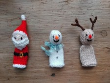BNWOT Hand Knitted Festive Finger Puppets Father Christmas Snowman Reindeer Gift