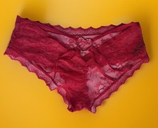 Ladies La Senza, Red with Heart Detail Knickers Size XL (14/16) New