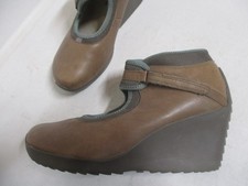 TSUBO Taupe Brown Leather Mary