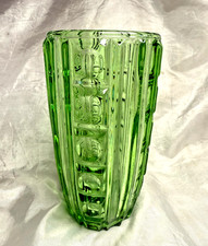 Lovely Vintage Art Deco Green Glass Vase, S. Reich Cms Krasno, Czechoslovakia ?