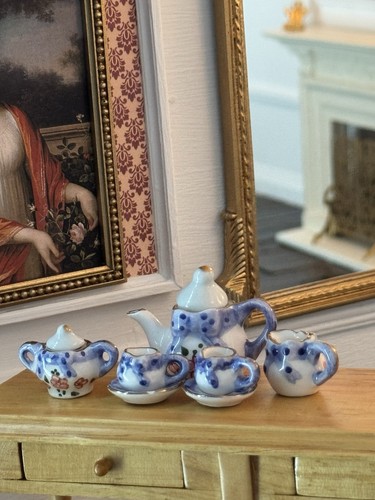 Dollshouse scale blue - dollshouse,