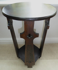 Antique Arts & Crafts round