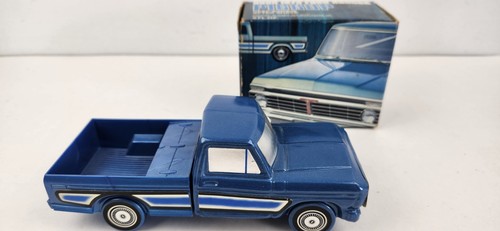 Vtg avon 1973 ford blue - vtg.,