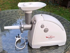 Moulinex HV8 Meat Mincer with Accessories