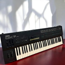 YAMAHA DX7II FD Synthesizer
