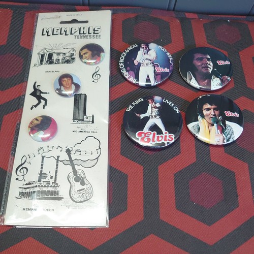 Elvis vintage 1970s badges - vintage,