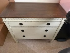 Antique Chest of Drawers /