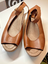 TOPSHOP Cork and leather TAN wedges .size 5