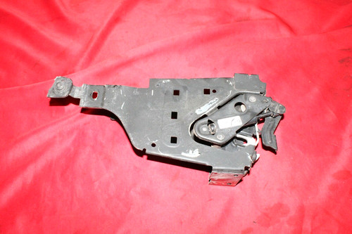 Right hood lock passive - hood,