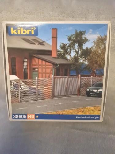 Grey wire mesh fence - , kibri