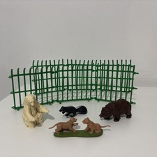 Britains Zoo Animals and Green Plastic Zoo Cage Railings/Fencing 1/32 scale