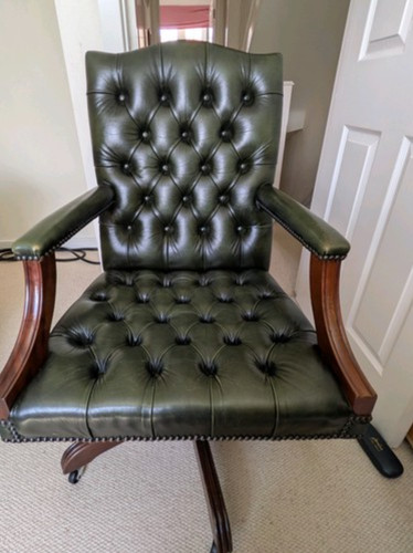 Chesterfield green leather - green,