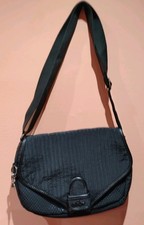 Stunning KIPLING PAXTON in