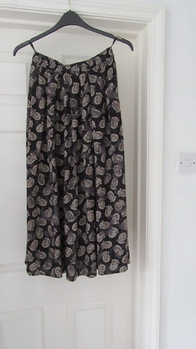 Ladies skirt size 14 - size:,