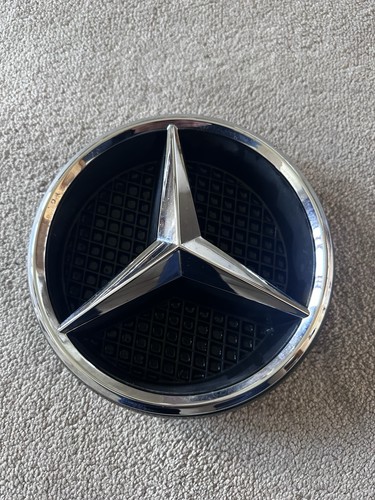 Mercedes benz grille badge - mercedes,