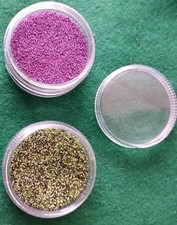 Beads Art Accent Beads X 2 green and deep pink In Stacking Pots Containers