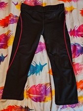 Ladies Size 6 Black Atmosphere Cropped Sports leggings