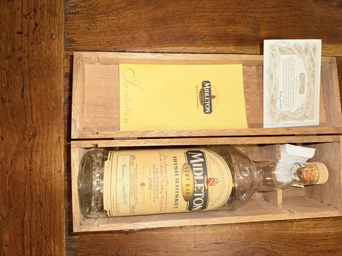 Whiskey midleton 2002 empty - whiskey,
