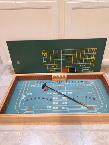 Vtg pacific game dice - pacific,
