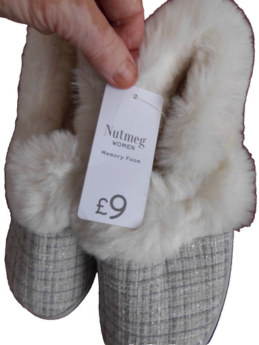 Bnwt nutmeg silver faux fur - silver,