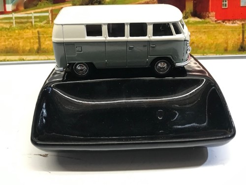 Volkswagen split screen - split,