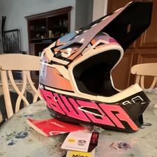 answered Racing Full Face ￼