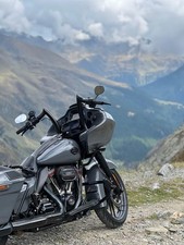 2018 Harley-Davidson FLTRXSE CVO Road Glide, low millage  great value CVO