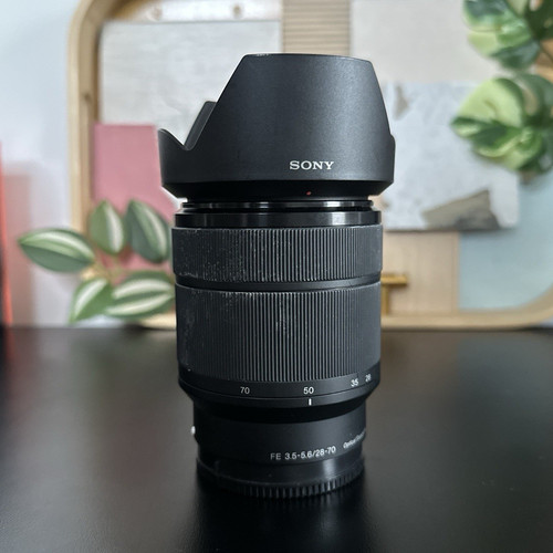 Sony 70mm 5 - fe, f/3.5-5.6