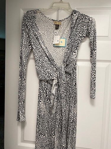 New with saks tags issa - -,