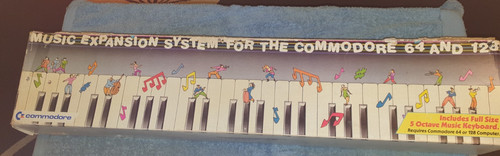 Vintage commodore c64 128 - vintage, c64/128