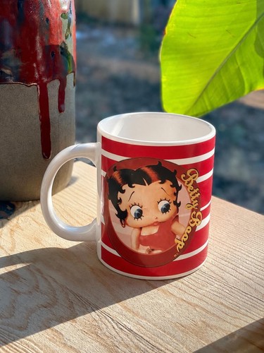 Betty boop red striped mug - red,
