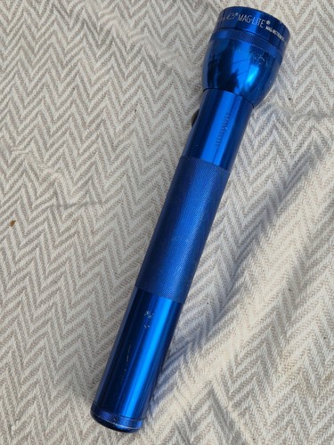 Mag lite cell torch - 3d,
