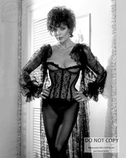 ACTRESS JOAN COLLINS PIN UP -