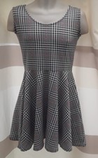 miss Posh dress size 12 GC