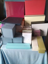 EMPTY Gift Boxes. 17 boxes assorted sizes and colours,see photos.
